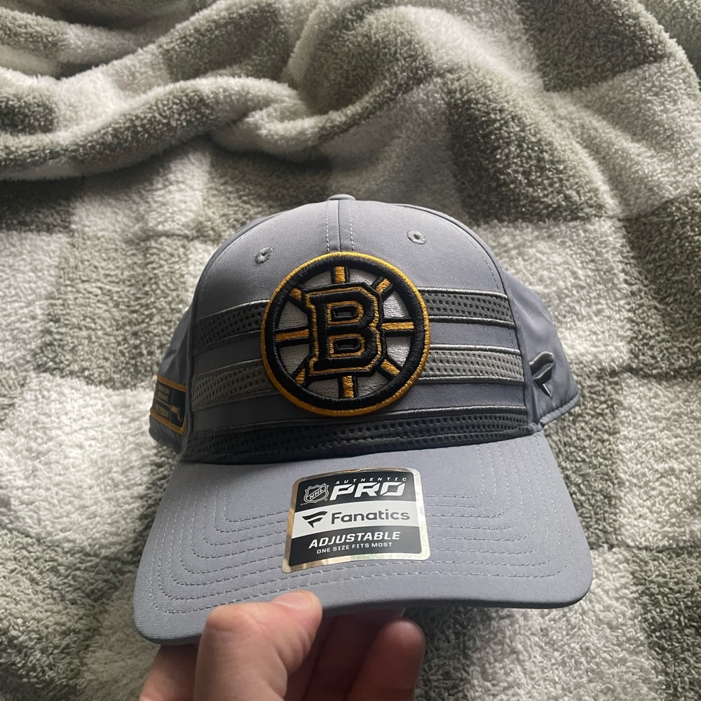 Boston Bruins Fanatics Hat NWT